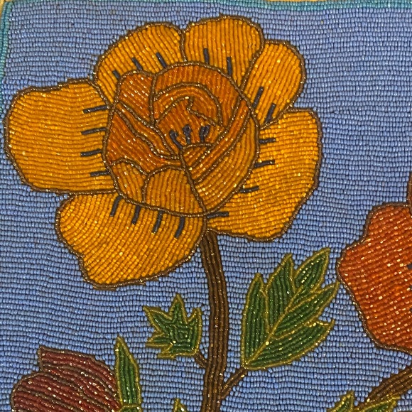 Handmade Vintage Native American Floral Hand Glass Beaded Plateau Tote Roses - Picture 5 of 16